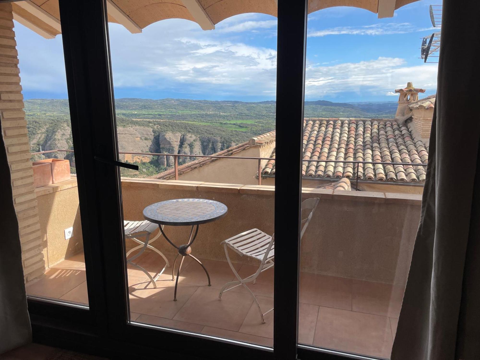 Apartamento con vistas y balcón